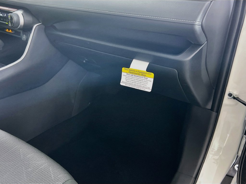 Used 2025 Toyota RAV4 XLE FWD image 30