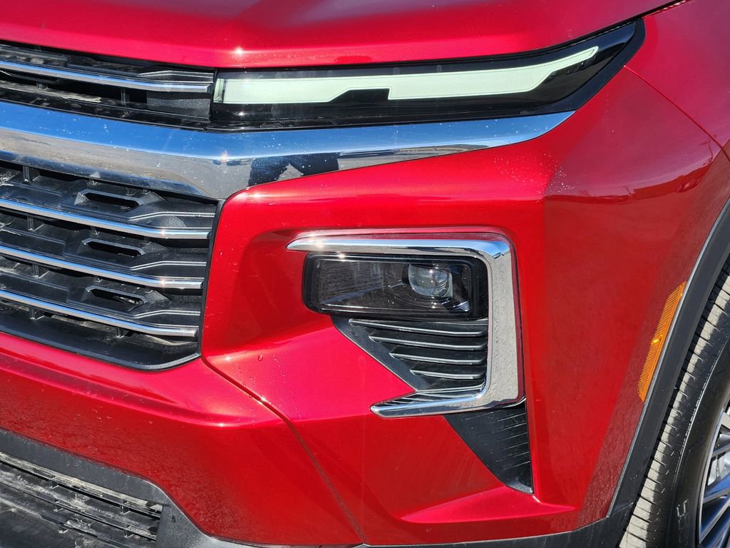 Used 2025 Chevrolet Traverse LT w/ Driver Confidence Package image 10