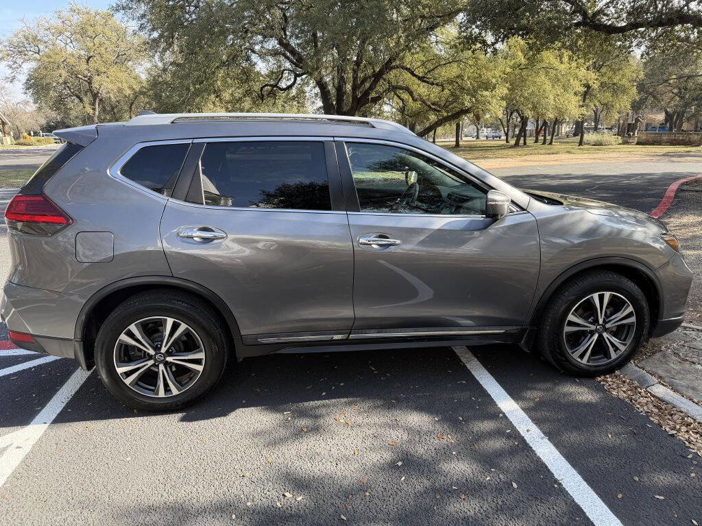 Used 2017 Nissan Rogue SL w/ SL Premium Package FWD image 6