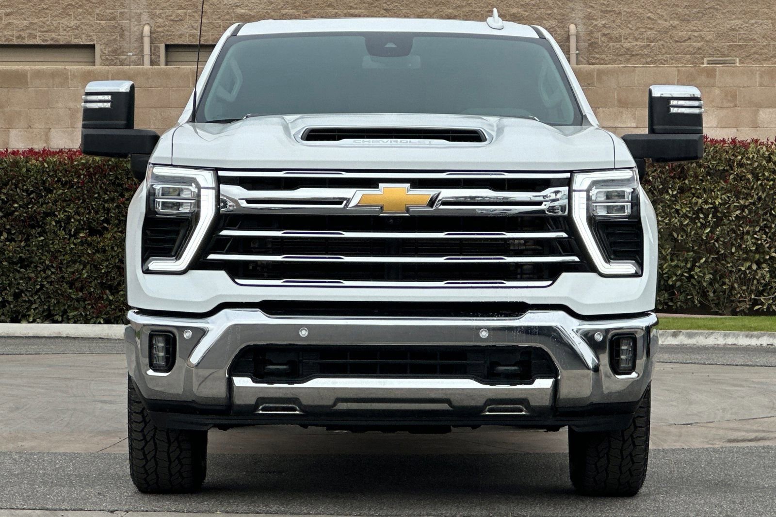 Used 2024 Chevrolet Silverado 2500 LTZ w/ LTZ Convenience Package image 9