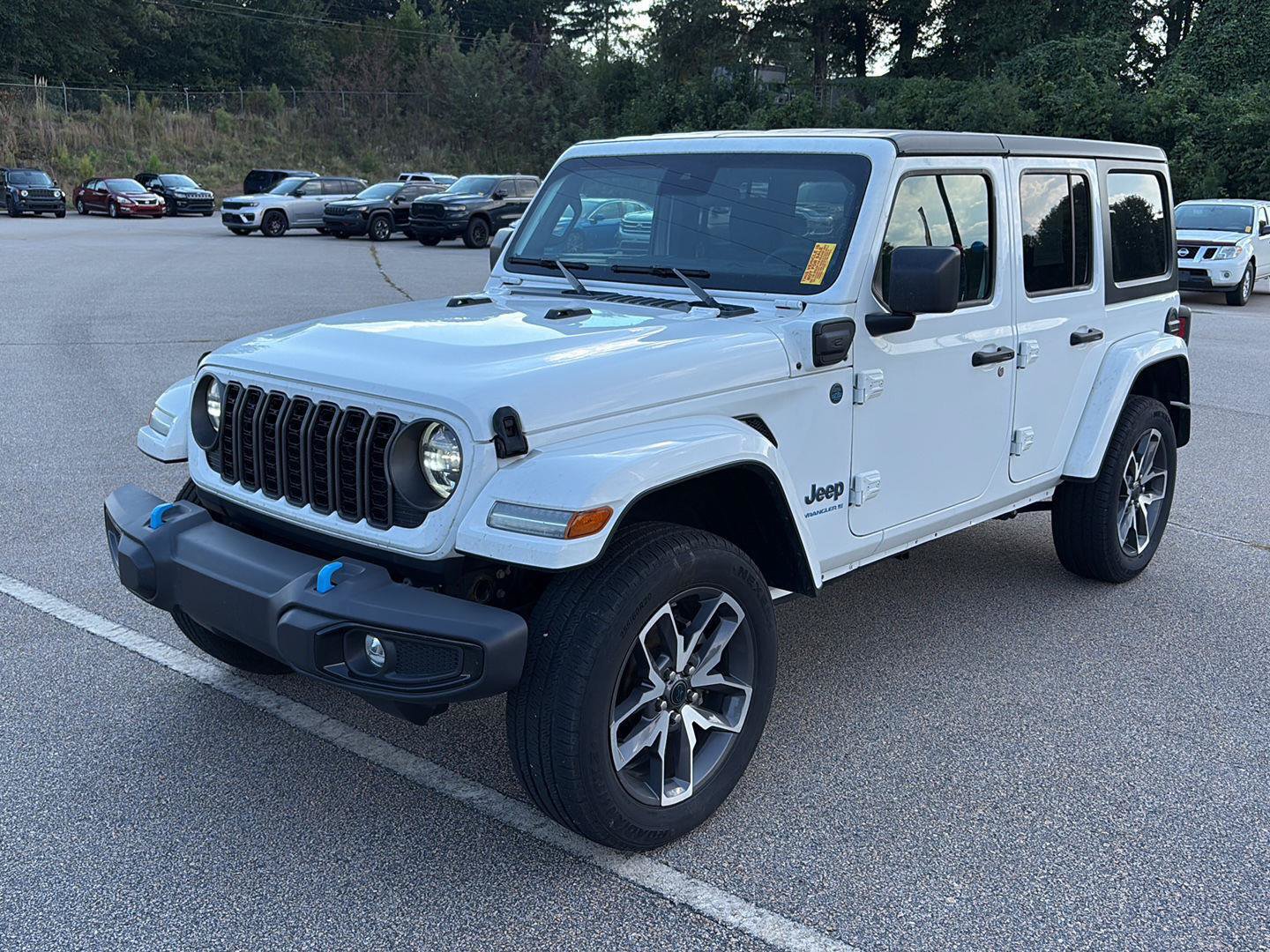 Used 2024 Jeep Wrangler Unlimited w/ Convenience Group AWD/4WD image 1