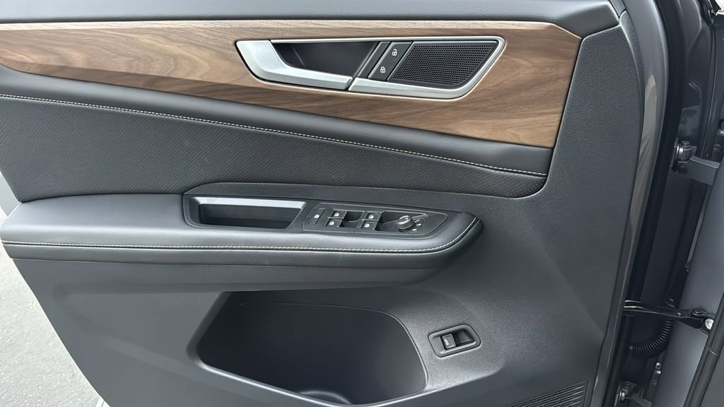 New 2026 Volkswagen Atlas SE FWD image 24