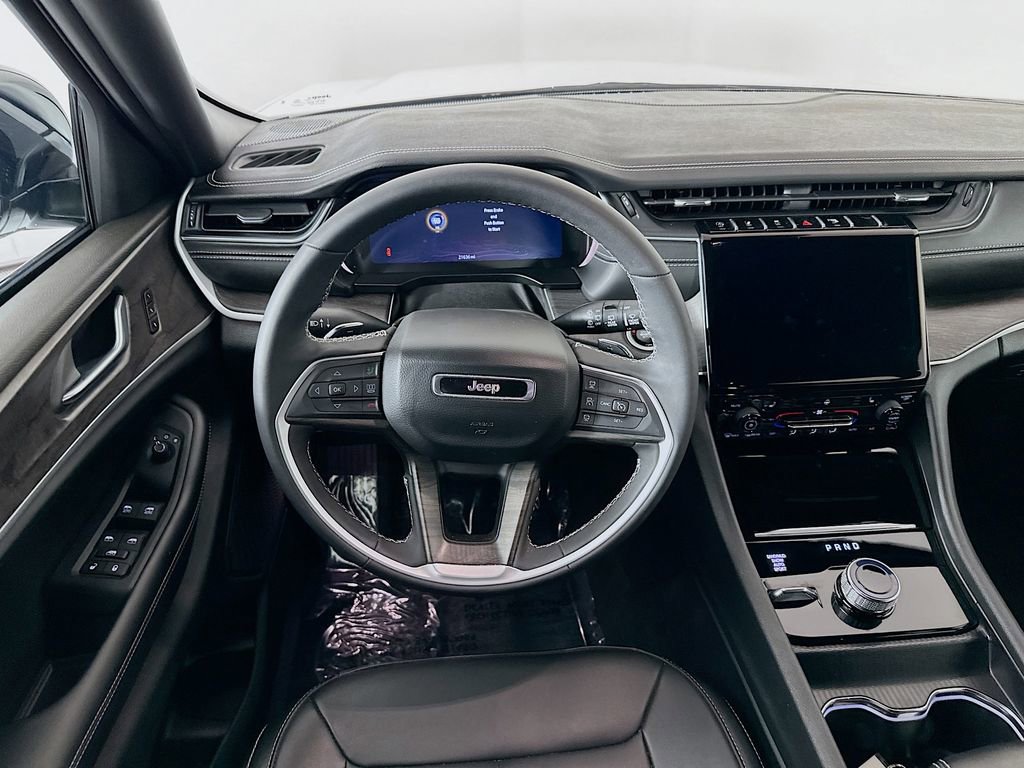 Certified 2025 Jeep Grand Cherokee Limited AWD/4WD image 33