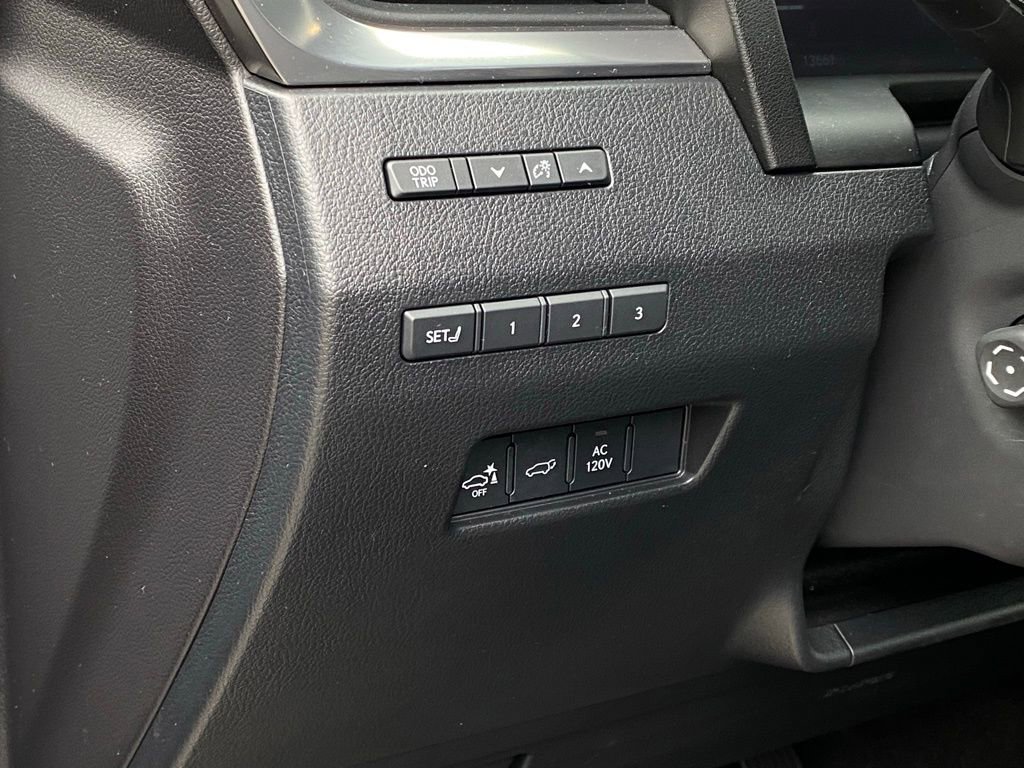 Used 2024 Lexus GX 550 w/ Accessory Package (2T) image 11