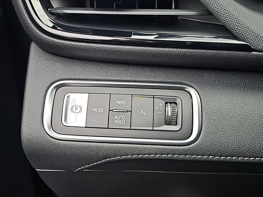 Used 2025 Buick Enclave Preferred image 27