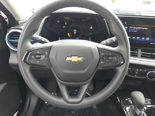 Used 2024 Chevrolet Trax LT FWD image 9