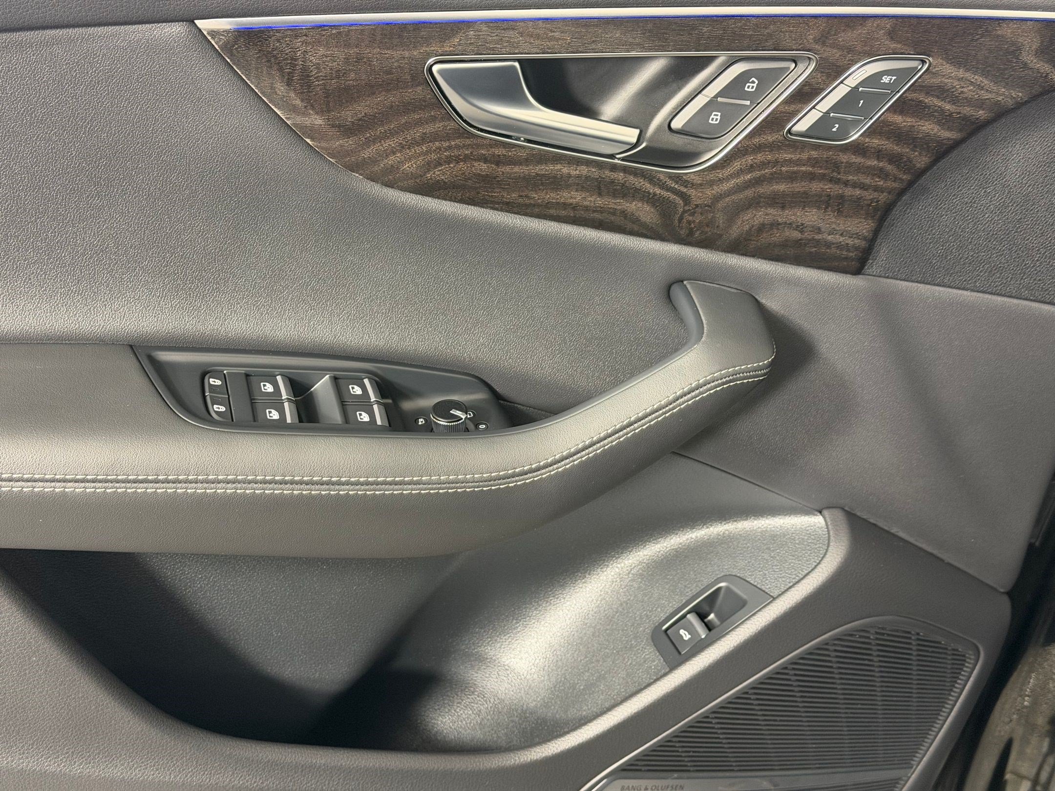Used 2023 Audi Q8 Premium Plus w/ Premium Plus Package AWD/4WD image 14