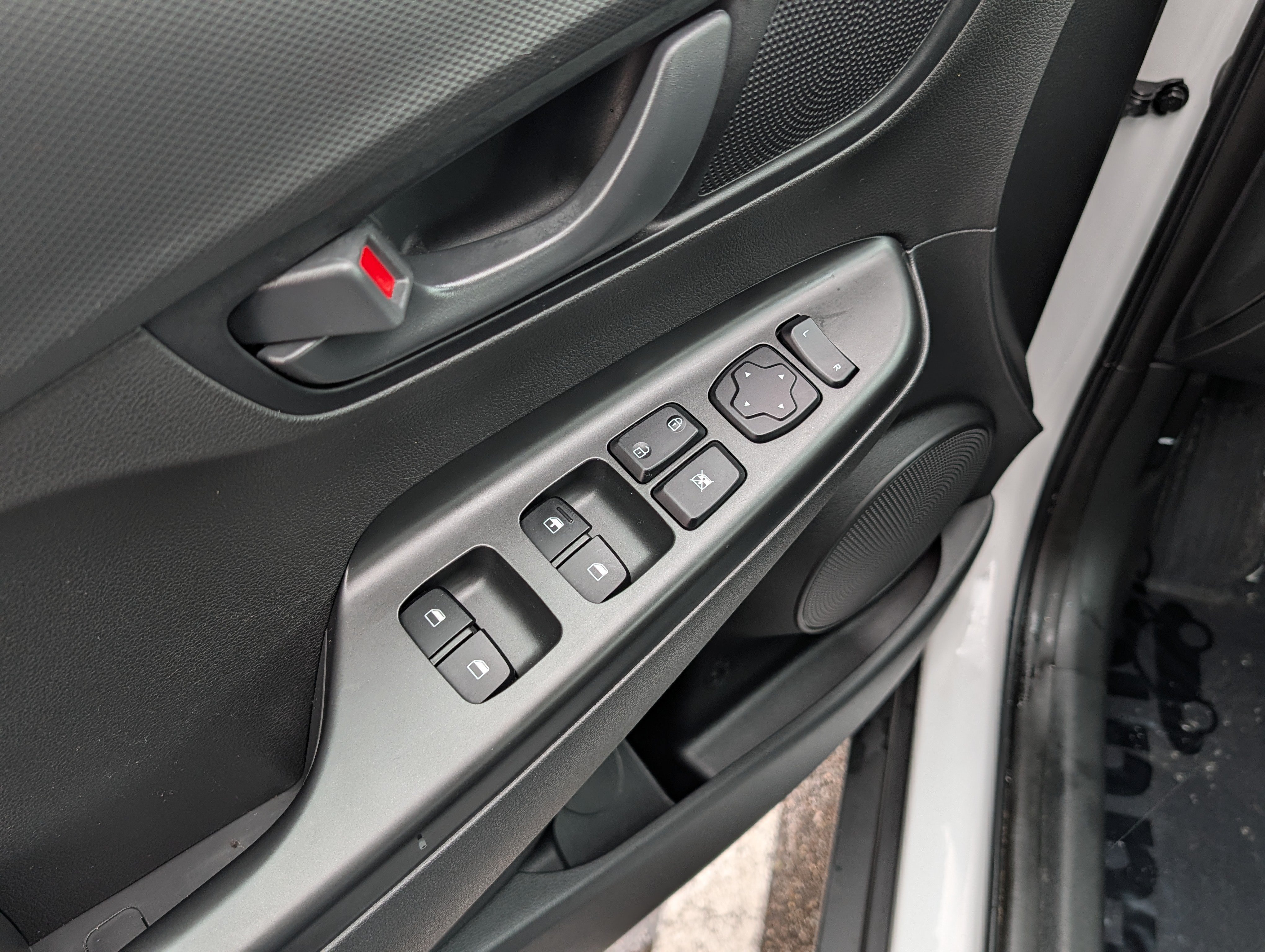 Certified 2022 Hyundai Kona SEL FWD image 19