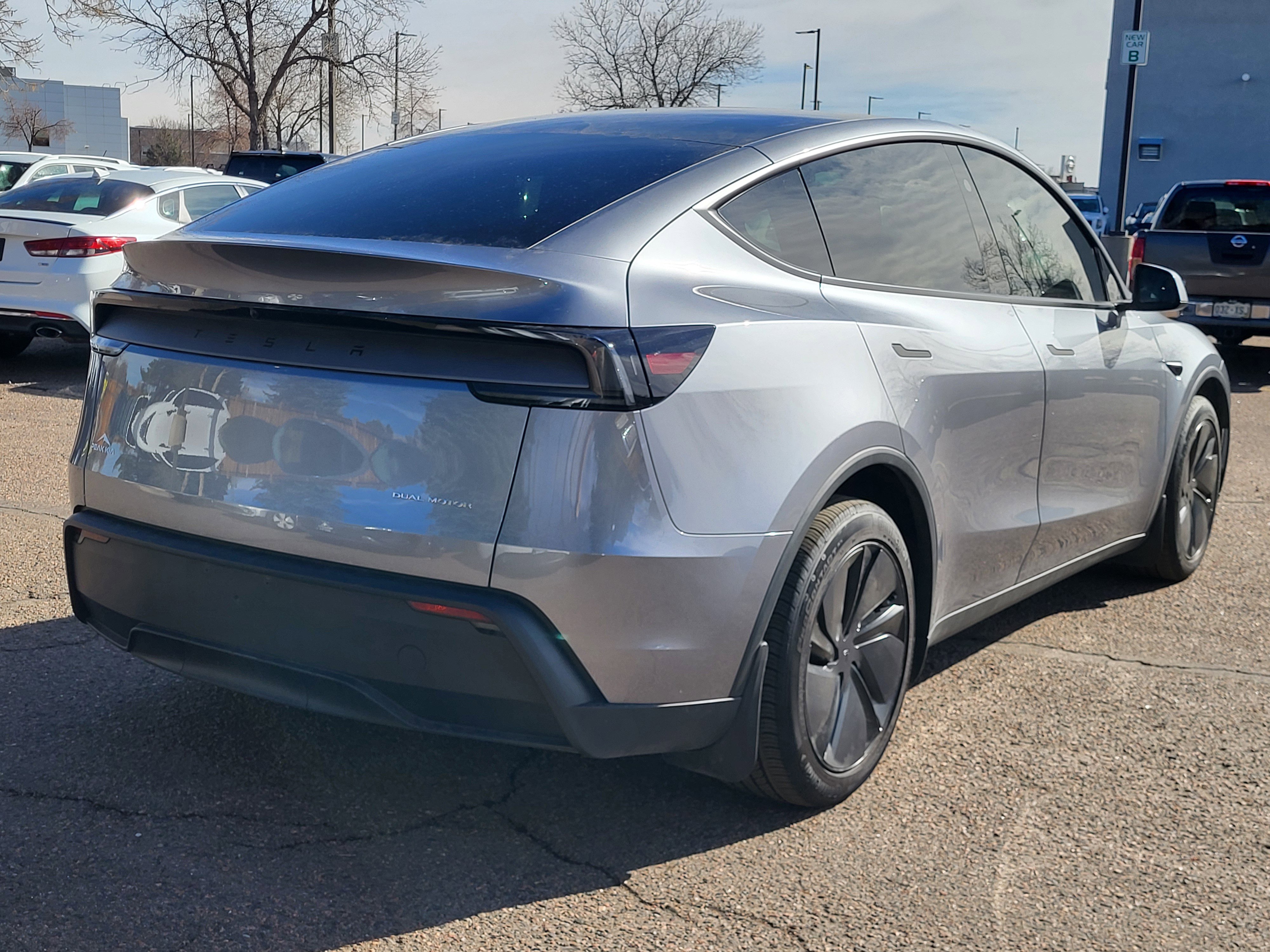 Used 2026 Tesla Model Y Long Range image 3