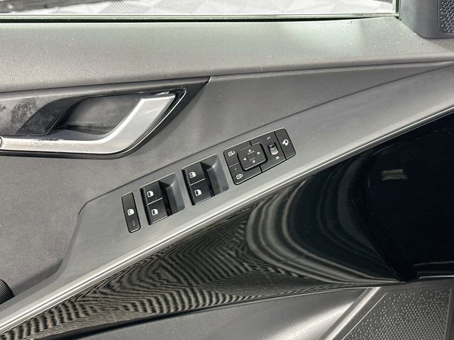 Used 2023 Kia Niro EX Touring image 22