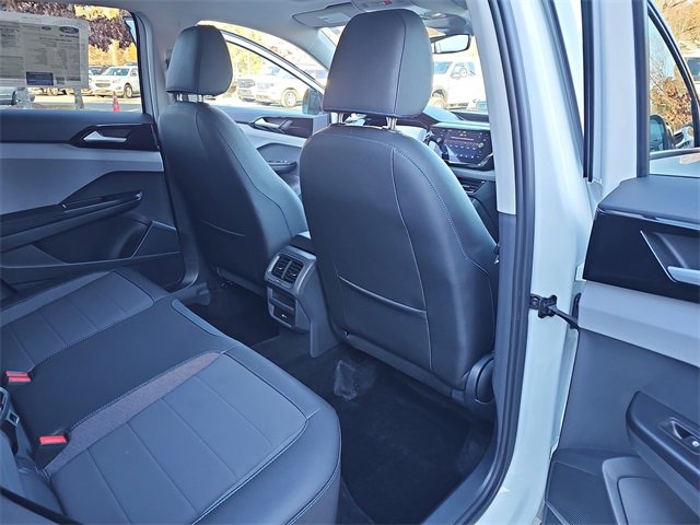 Used 2024 Volkswagen Taos SE image 11