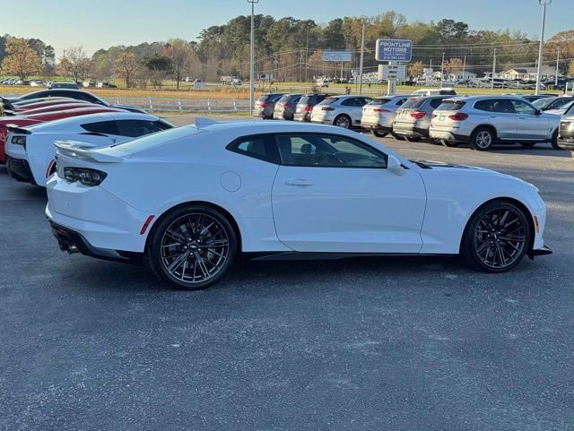 Used 2019 Chevrolet Camaro ZL1 RWD image 7