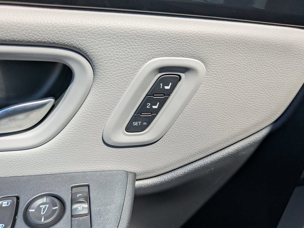Used 2025 Honda Pilot EX-L image 22