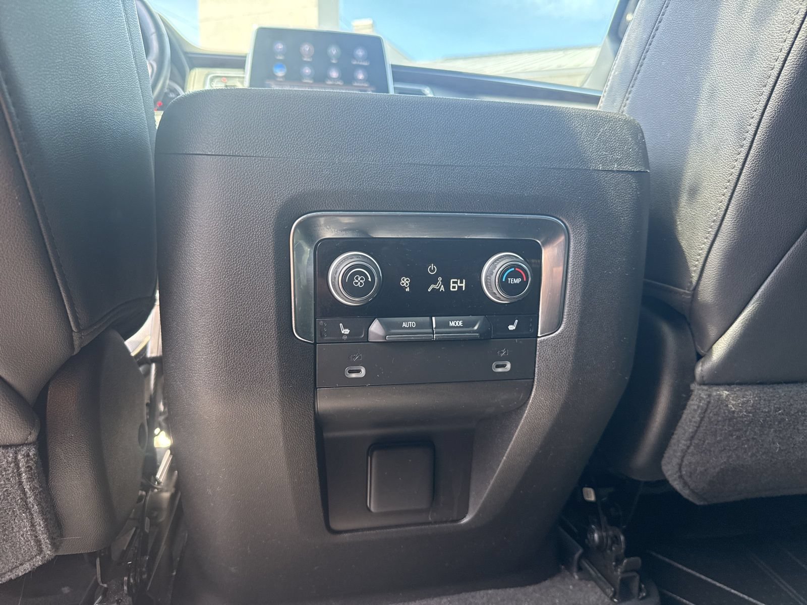 Used 2021 Chevrolet Tahoe Premier AWD/4WD image 17