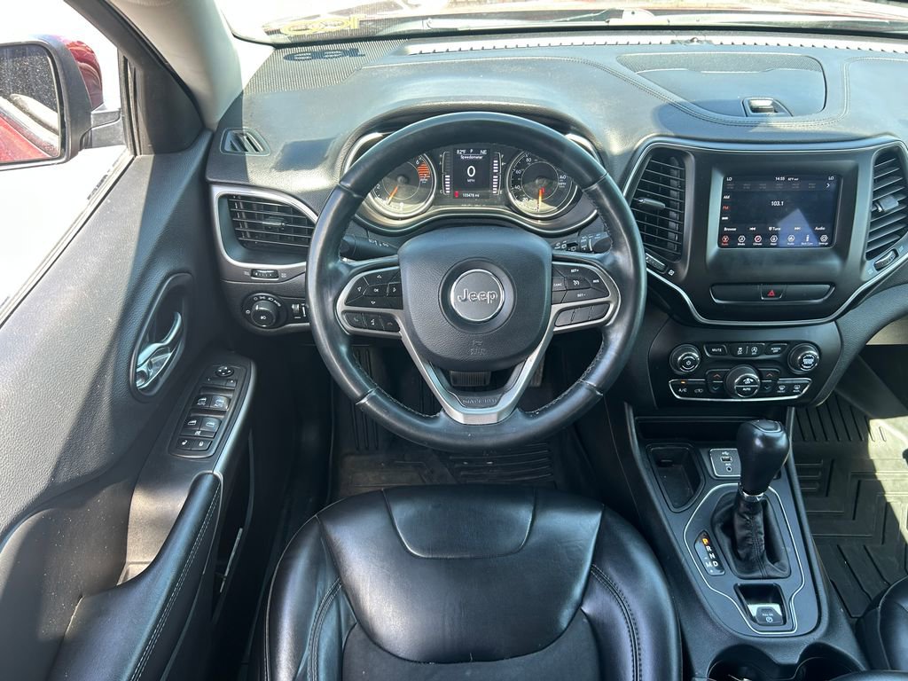 Used 2019 Jeep Cherokee Latitude Plus w/ Comfort/Convenience Group FWD image 29