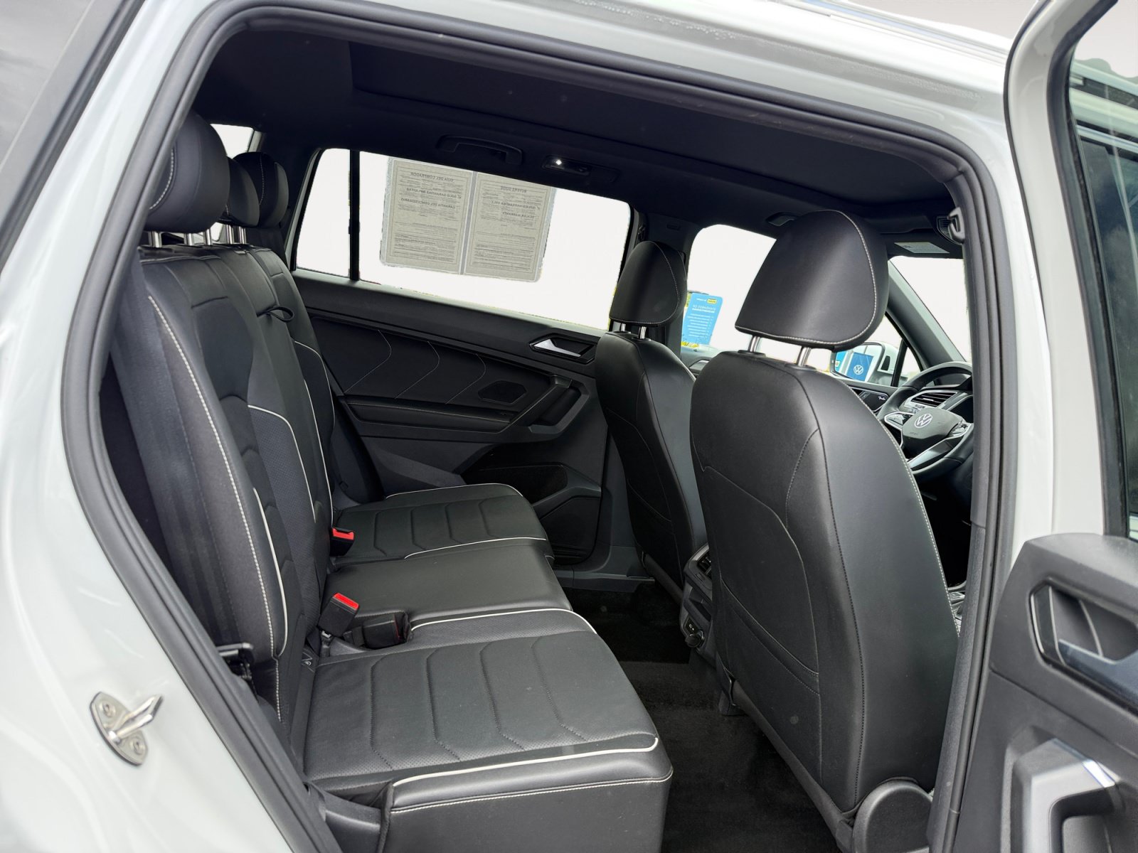 Certified 2023 Volkswagen Tiguan SEL R-Line AWD/4WD image 18