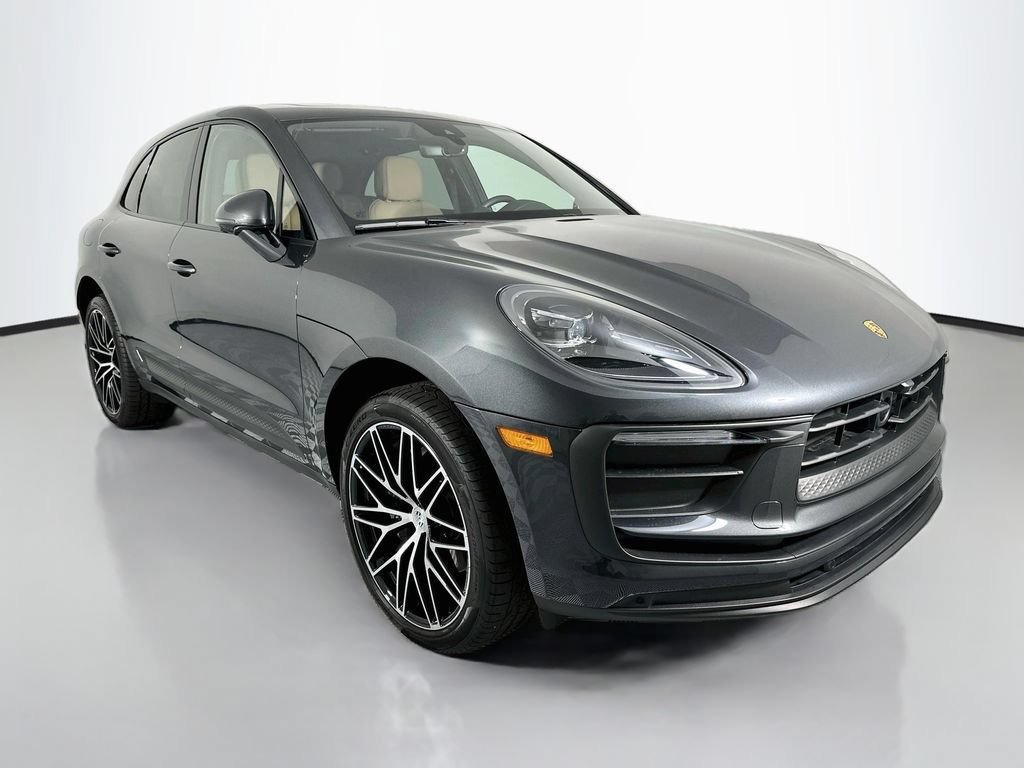 Certified 2026 Porsche Macan AWD/4WD image 7