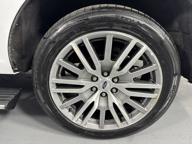 Used 2023 Ford Expedition Limited image 5