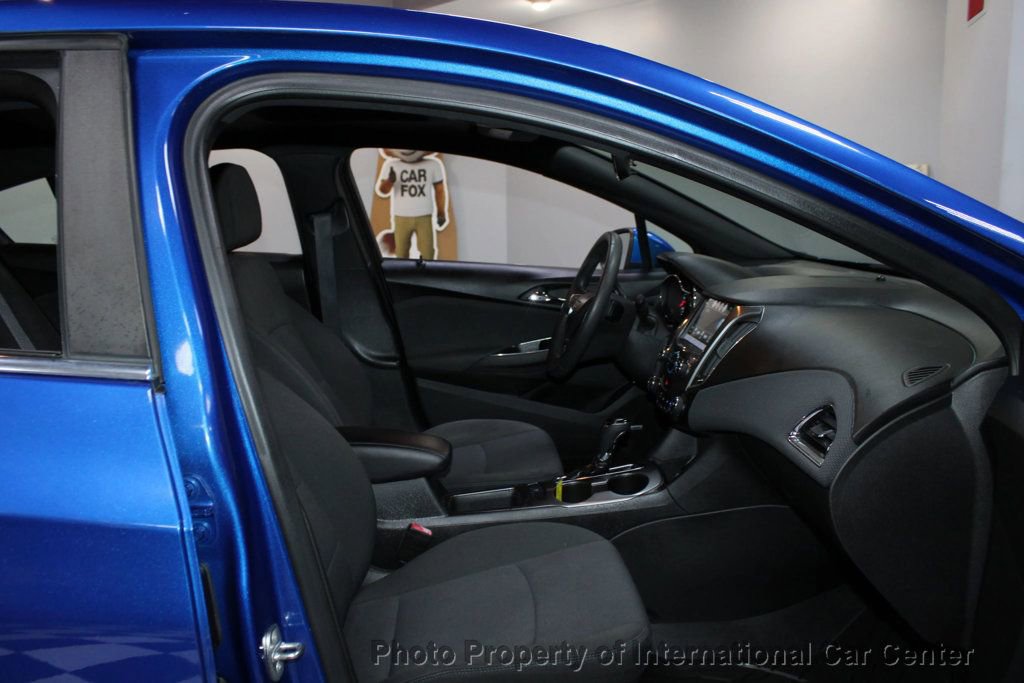 Used 2018 Chevrolet Cruze LT w/ Sun And Sound Package image 35