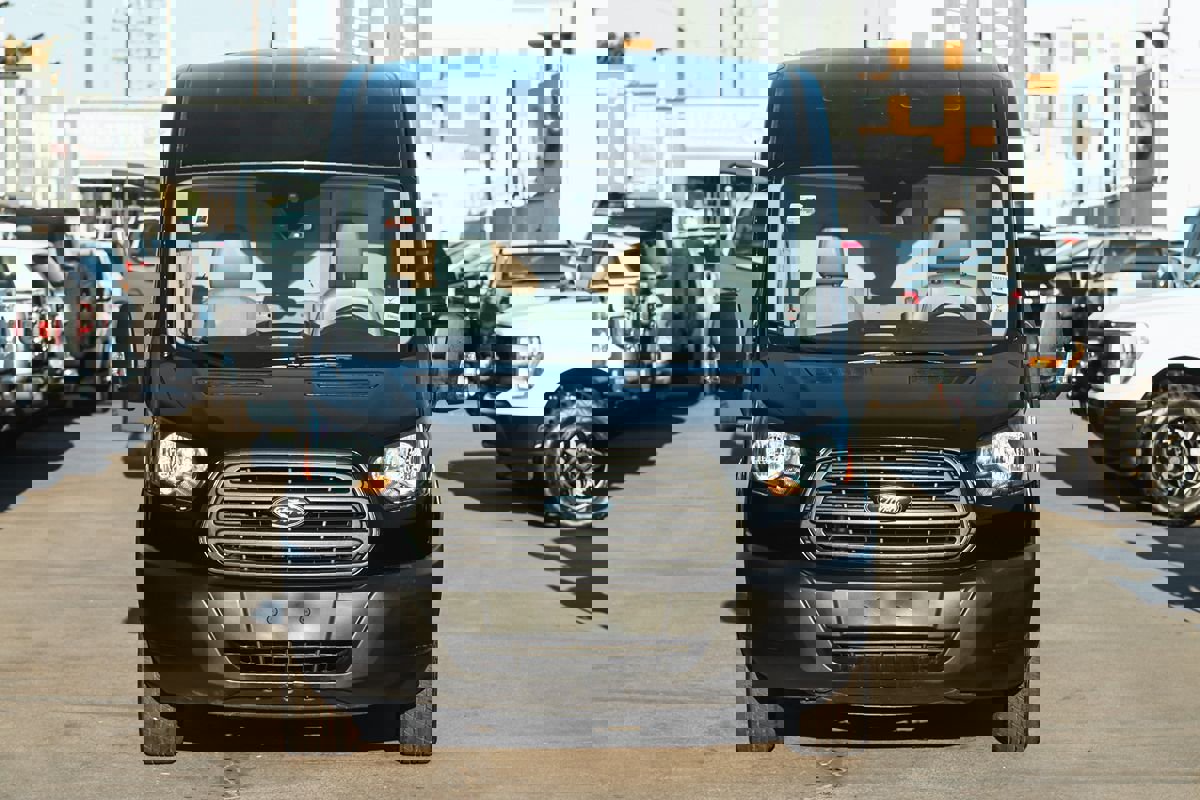 Used 2018 Ford Transit 250 148 Medium Roof image 7