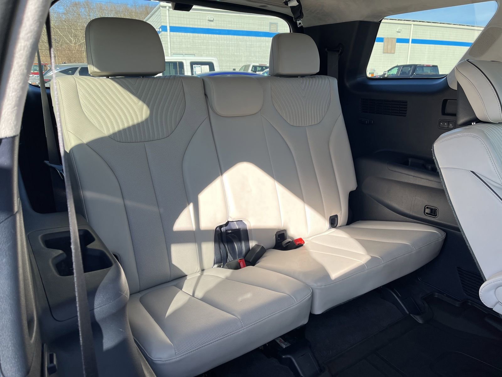 Used 2023 Hyundai Palisade Calligraphy image 18