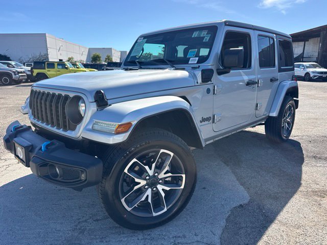 Used 2024 Jeep Wrangler Unlimited AWD/4WD image 12
