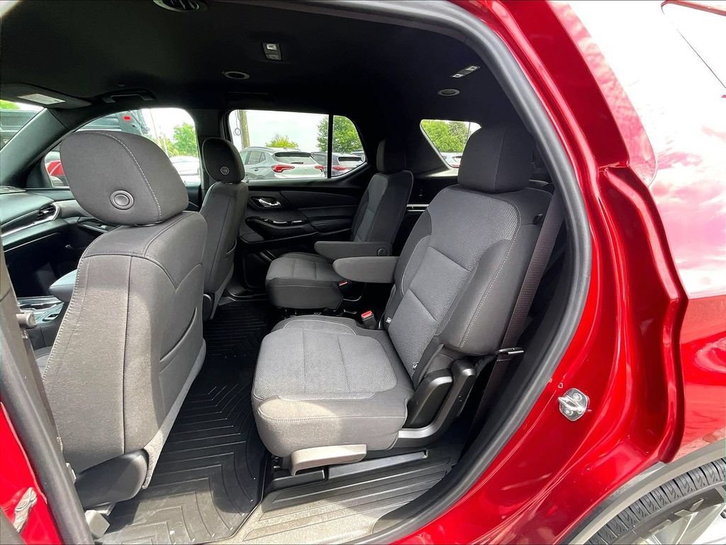 Used 2023 Chevrolet Traverse LT AWD/4WD image 14