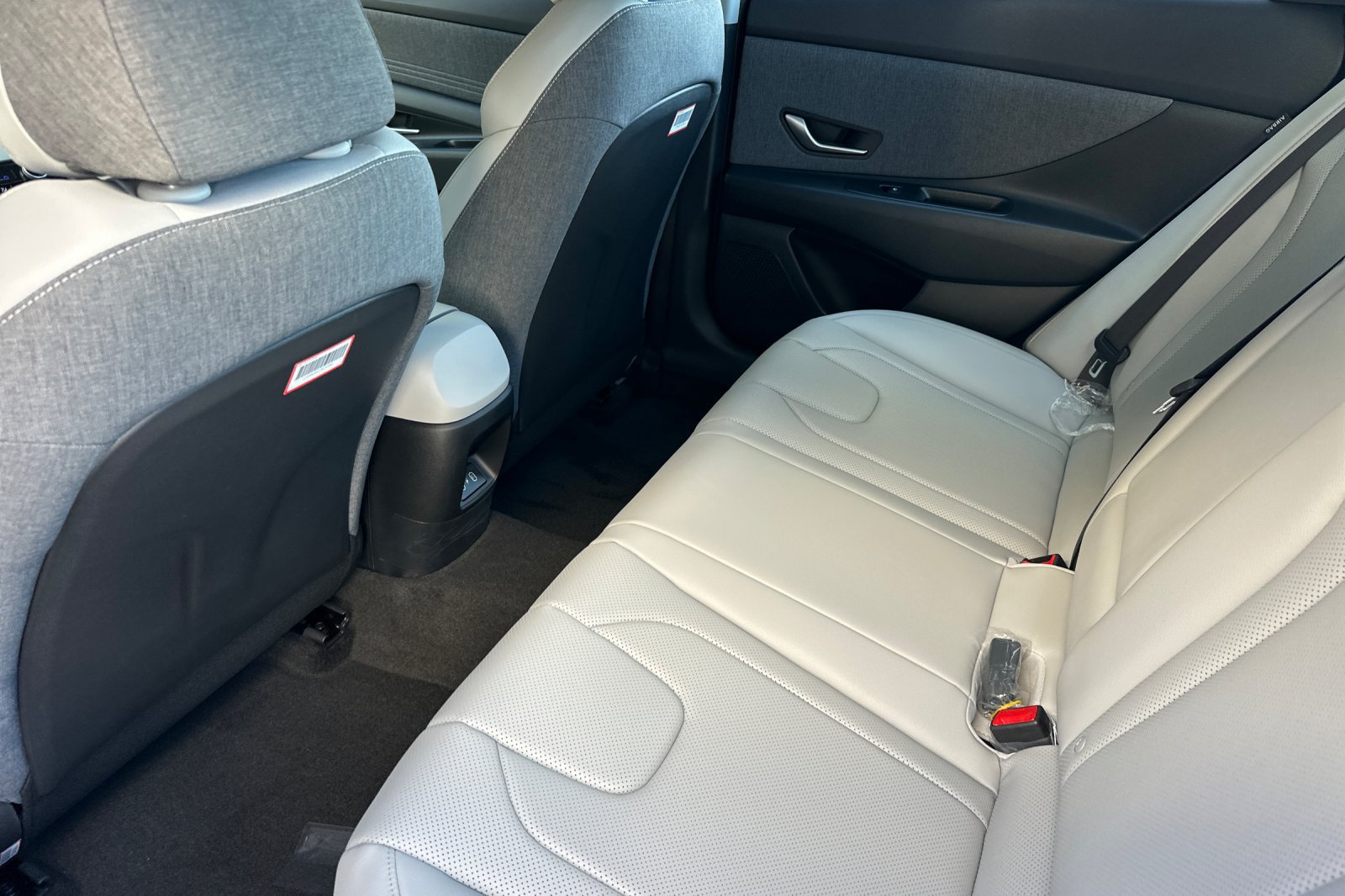 New 2026 Hyundai Elantra SEL Sport FWD image 13