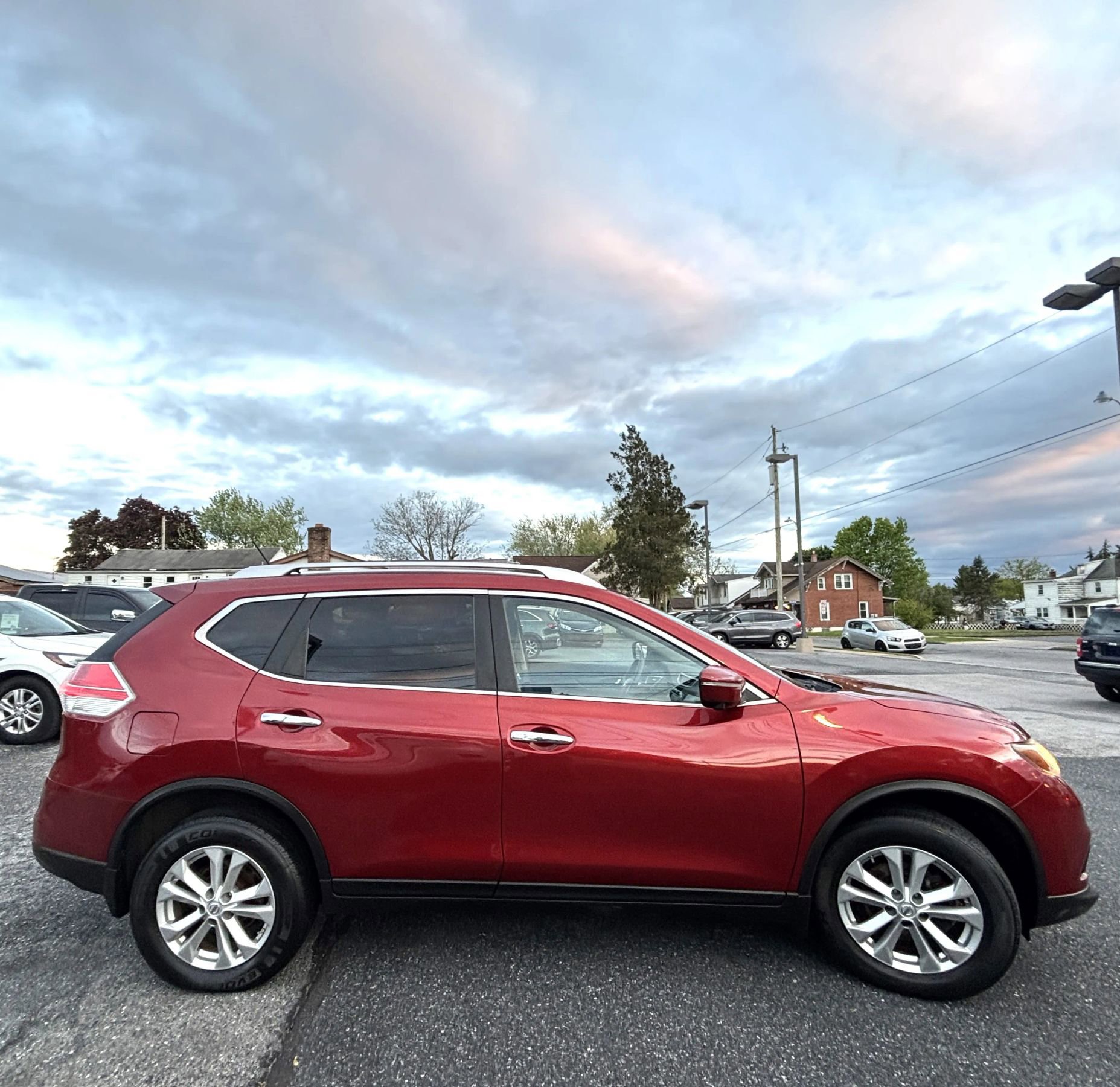 Used 2015 Nissan Rogue SV w/ SV Premium Package AWD/4WD image 6