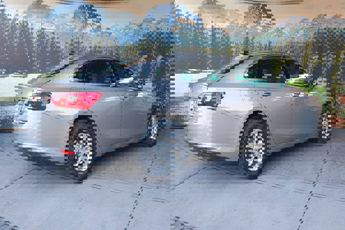 Used 2022 Chevrolet Malibu LS image 6