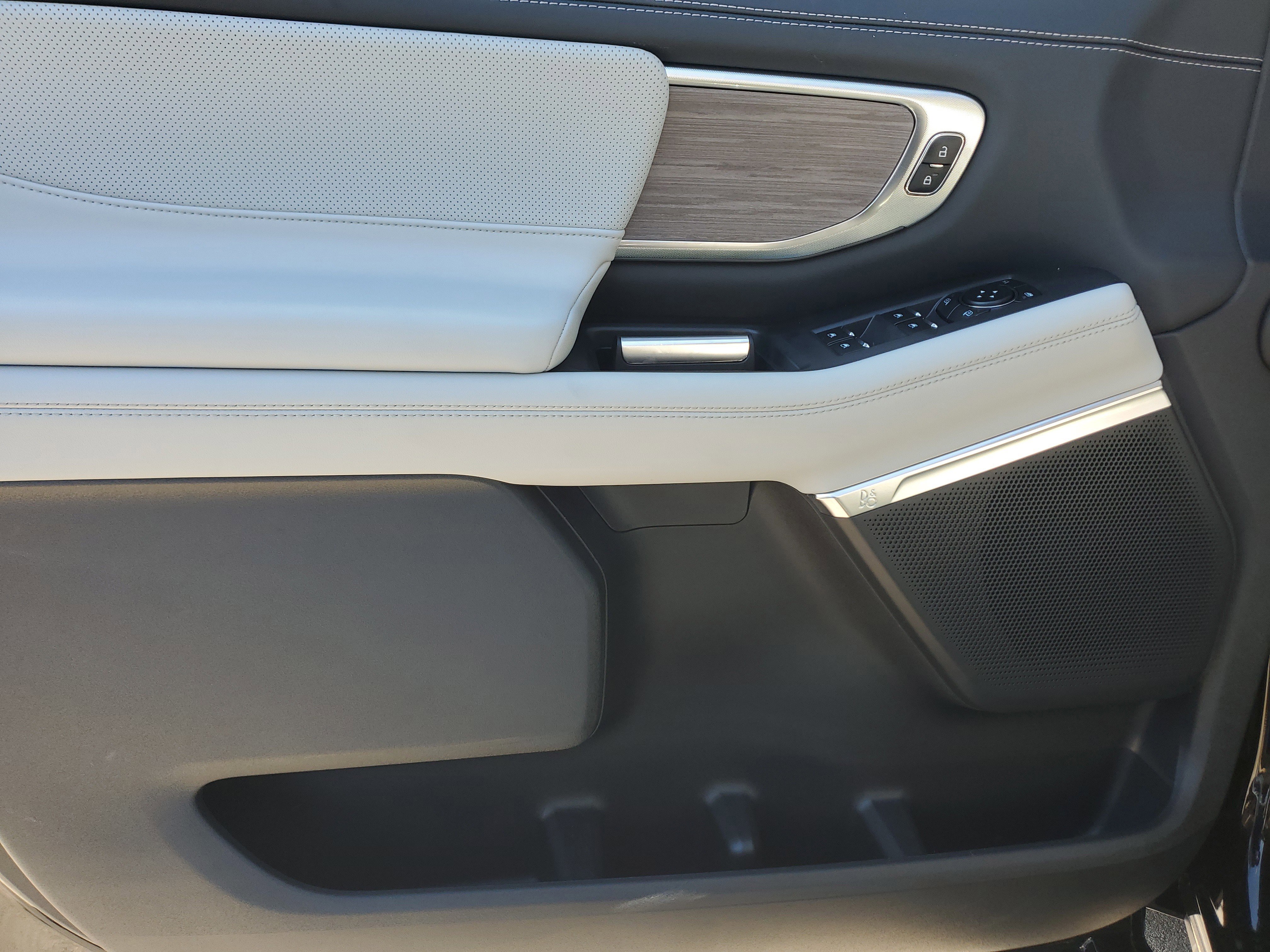 New 2026 Ford Expedition Max Platinum image 13