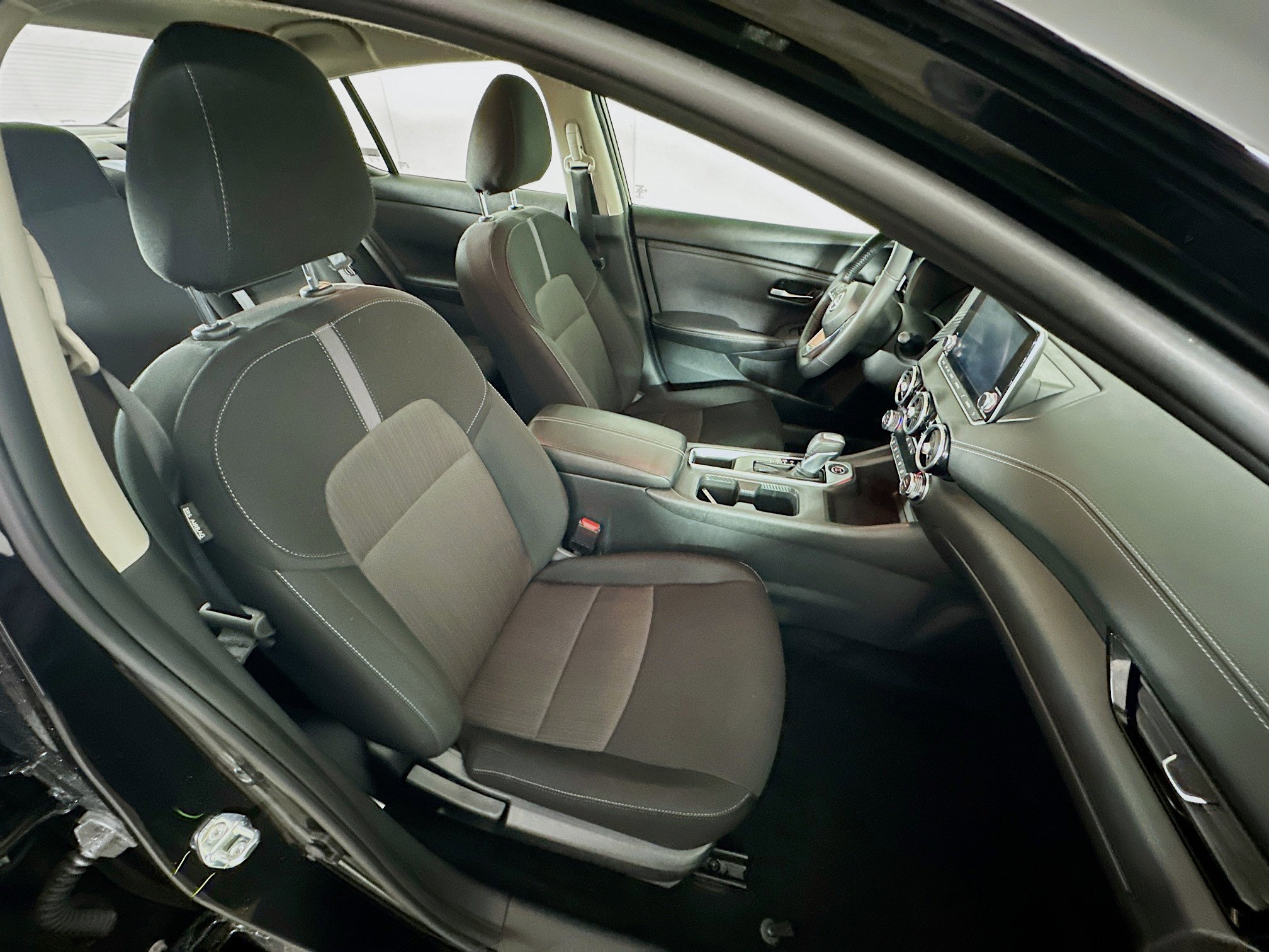 Used 2025 Nissan Sentra SV w/ All-Weather Package image 28