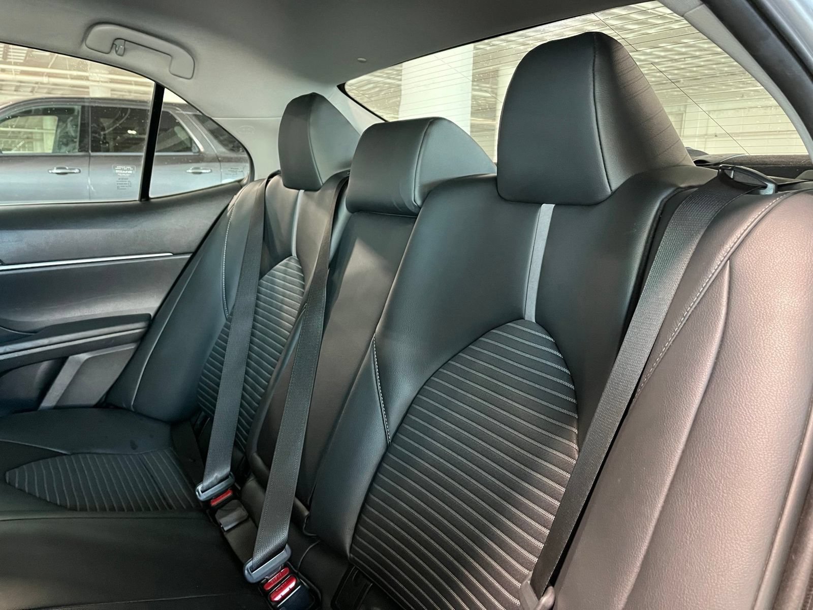 Used 2021 Toyota Camry SE FWD image 31