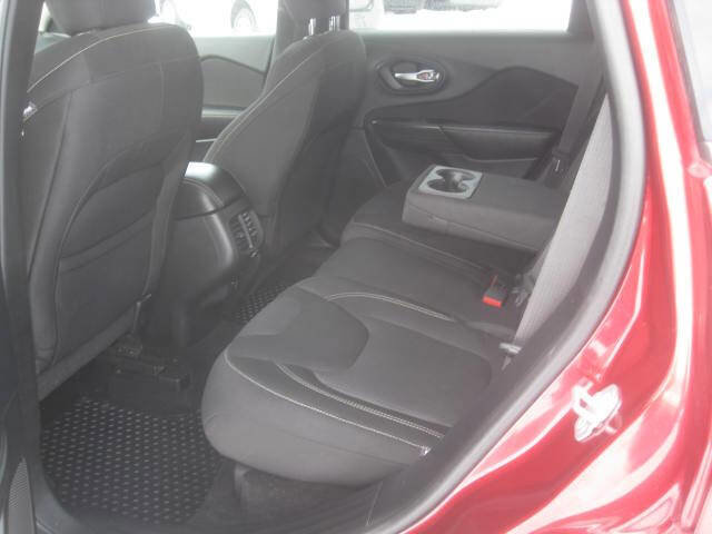 Used 2015 Jeep Cherokee Latitude w/ Cold Weather Group image 14