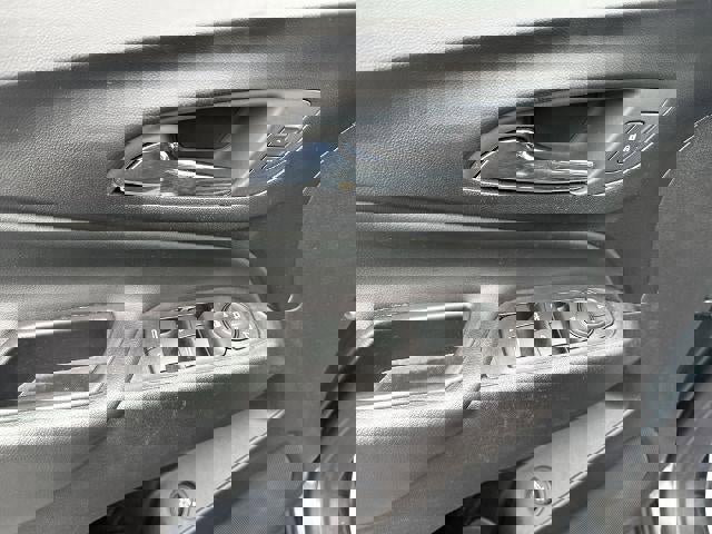 Certified 2020 Chevrolet Equinox LT w/ Driver Convenience Package image 22