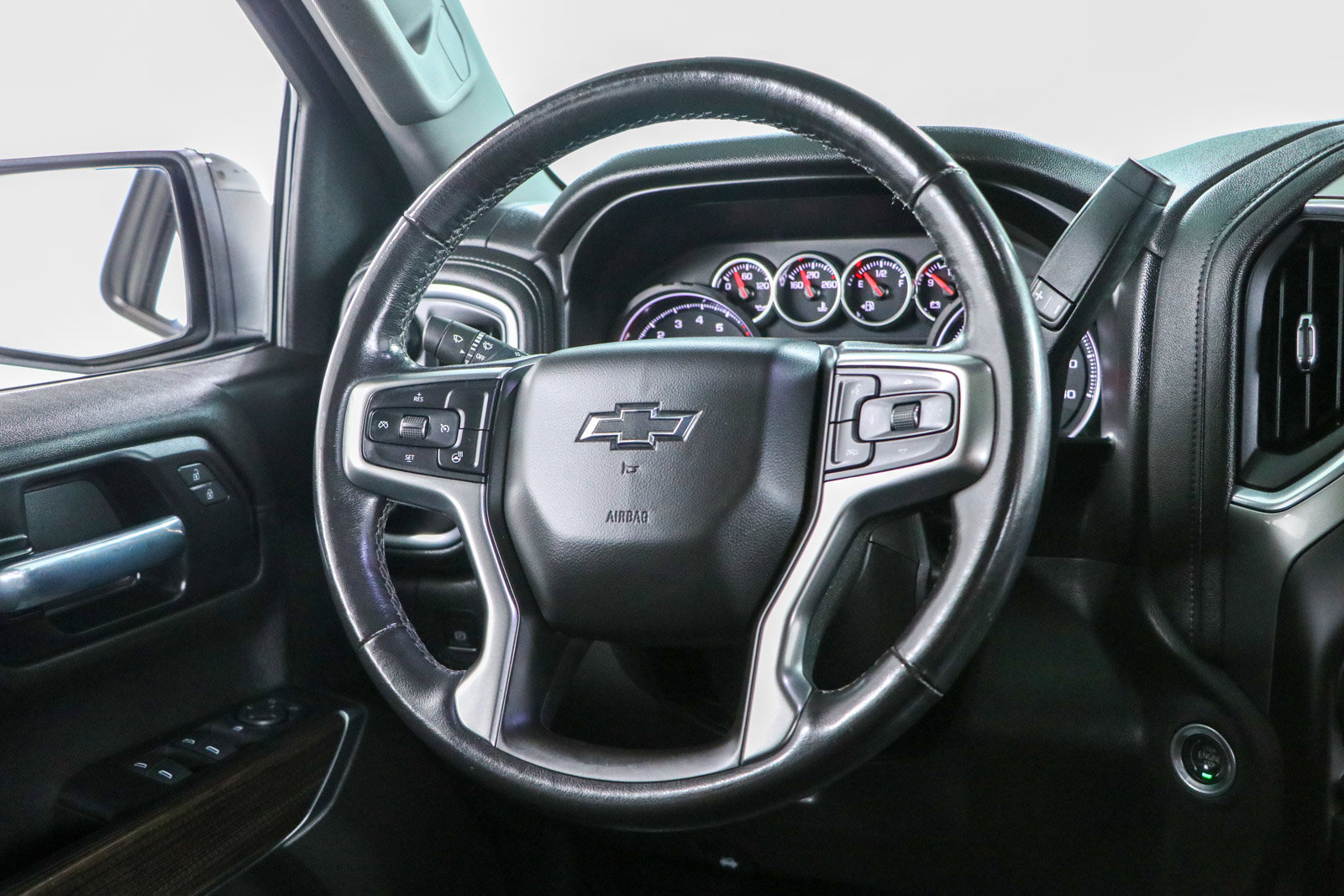 Used 2021 Chevrolet Silverado 1500 LT Trail Boss w/ Convenience Package II AWD/4WD image 13