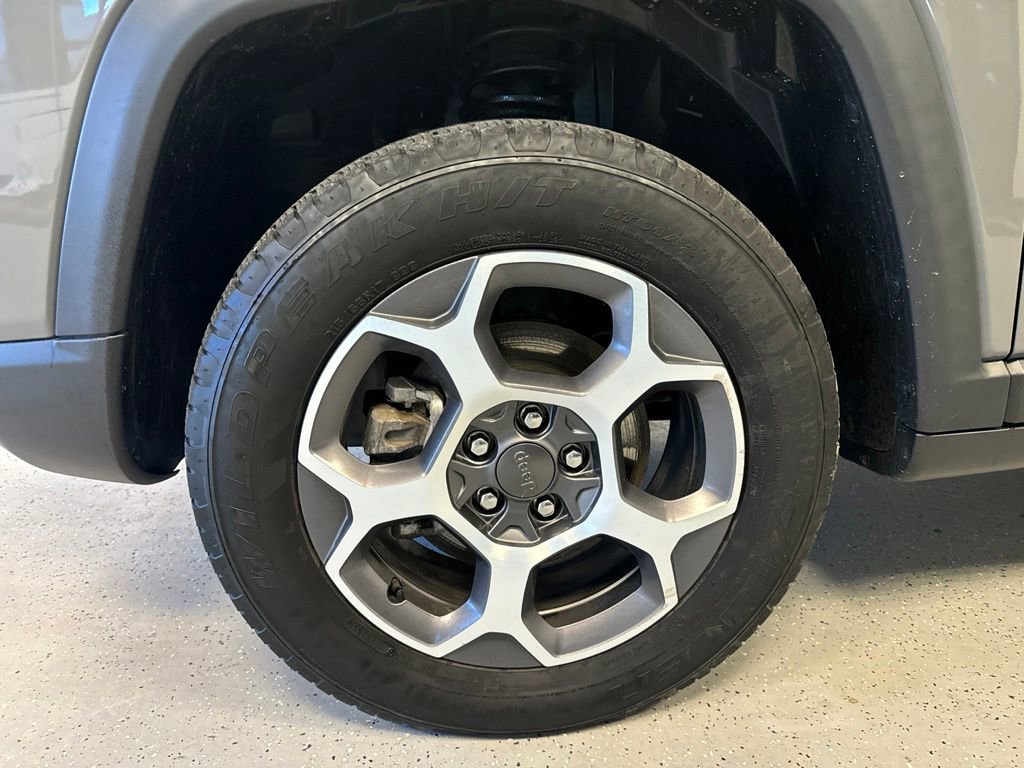 Used 2022 Jeep Compass Trailhawk w/ Trailhawk Convenience Group AWD/4WD image 6