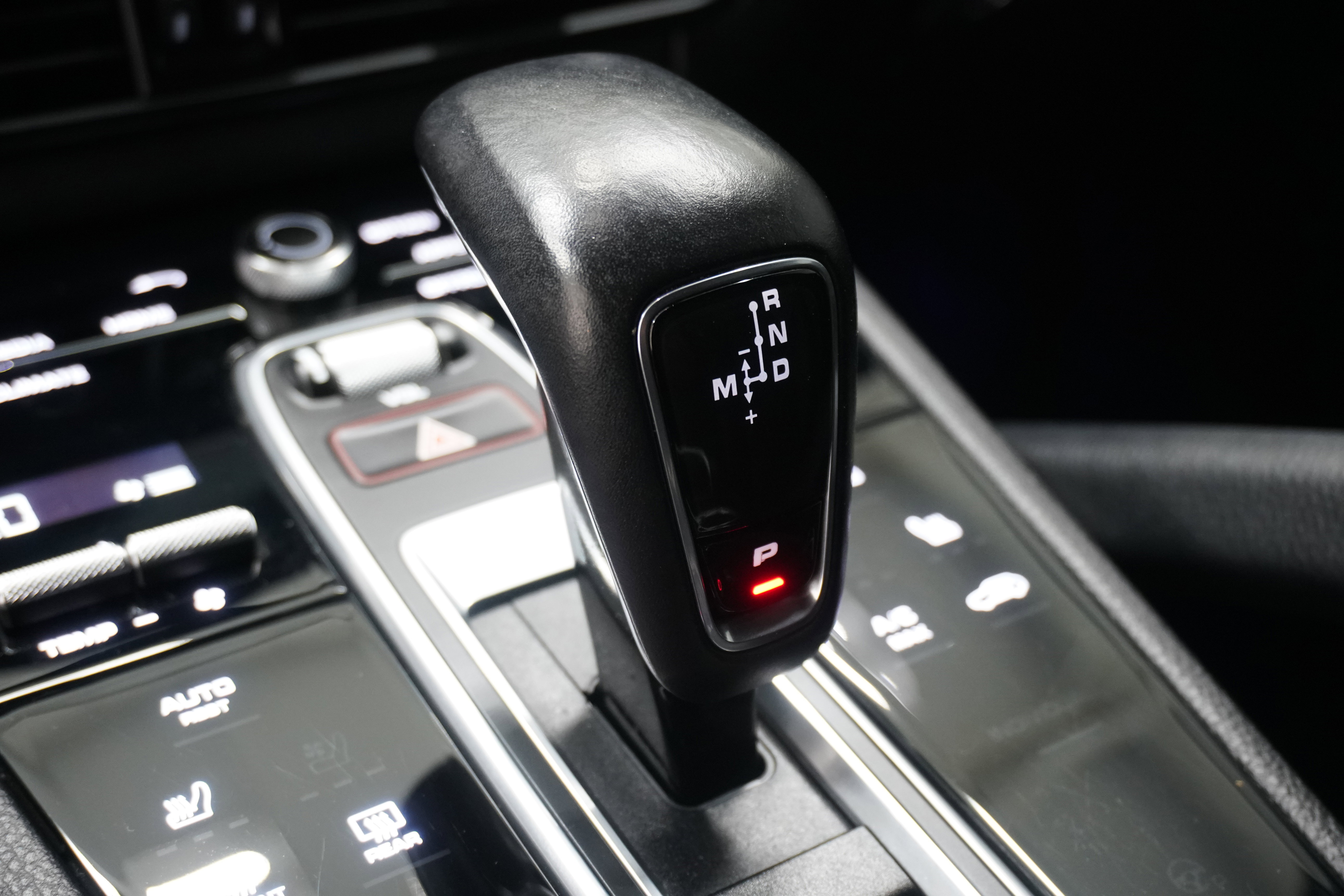 Used 2022 Porsche Cayenne Coupe AWD/4WD image 26