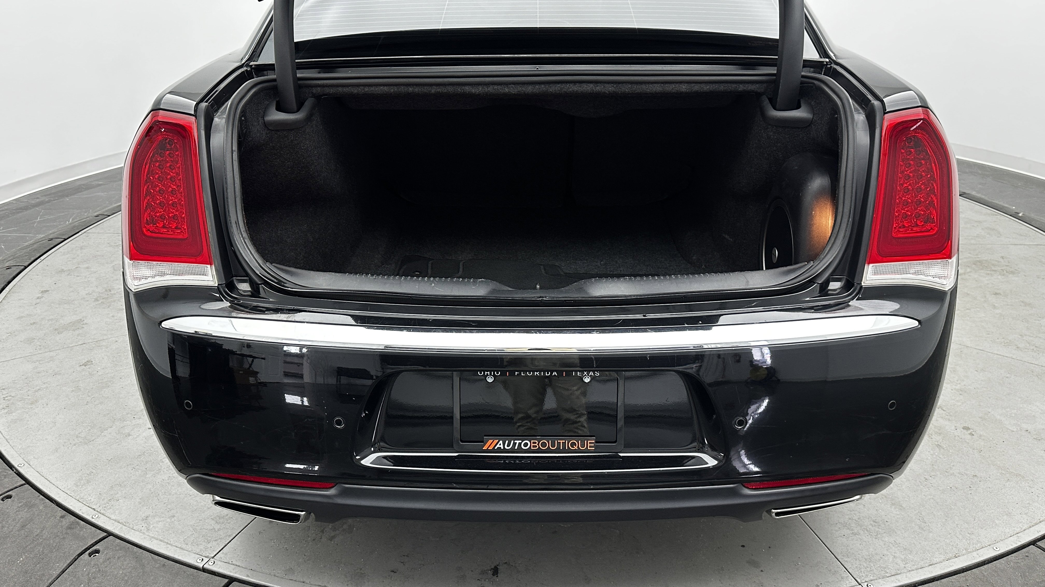 Used 2021 Chrysler 300 Touring L w/ Popular Equipment Group image 32