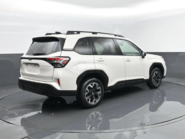 Used 2025 Subaru Forester Premium AWD/4WD image 24