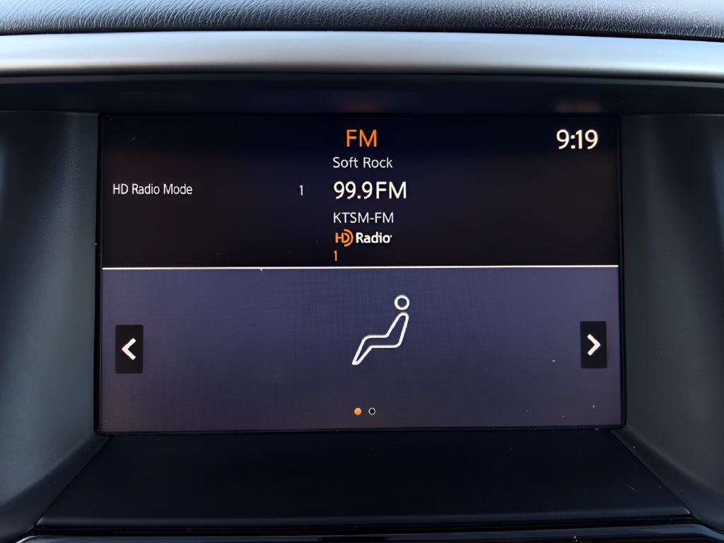 Used 2019 Nissan Pathfinder S FWD image 11