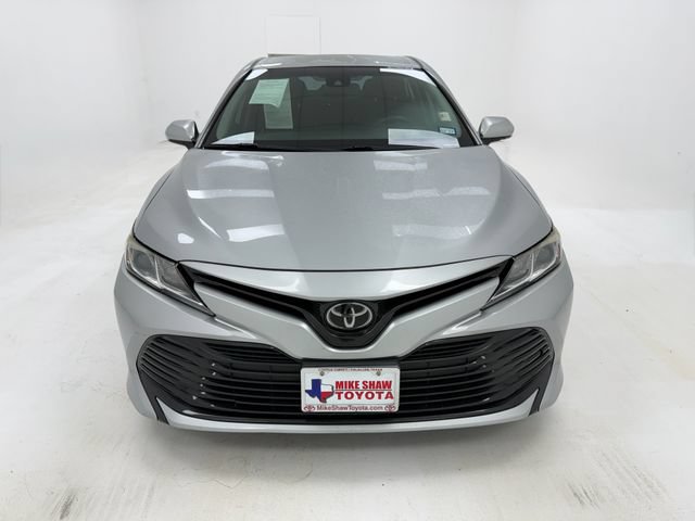 Used 2020 Toyota Camry LE FWD image 3