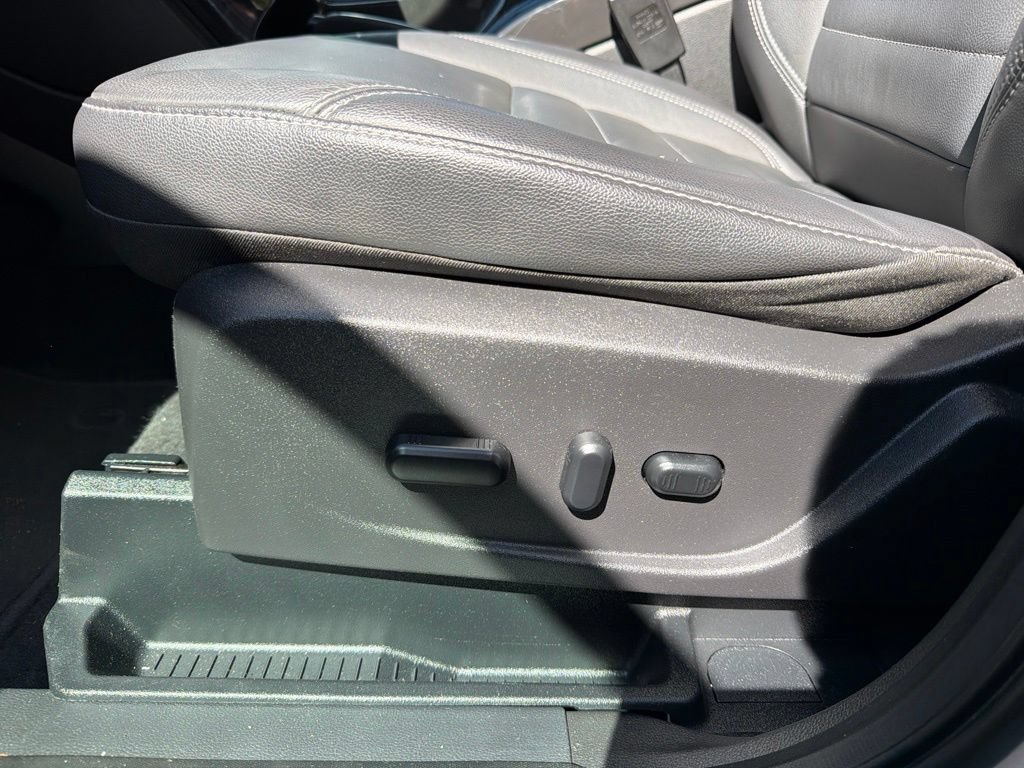 Used 2016 Ford Escape Titanium w/ Equipment Group 301A AWD/4WD image 7