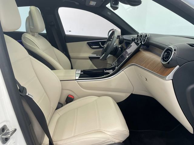 Used 2024 Mercedes-Benz GLC 300 4MATIC image 17