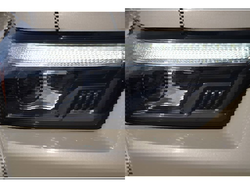 Used 2024 Chevrolet Colorado ZR2 w/ ZR2 Convenience Package III image 7