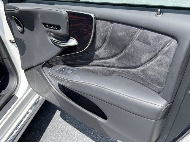 Certified 2023 Lexus LS 500 AWD w/ Luxury Package image 14