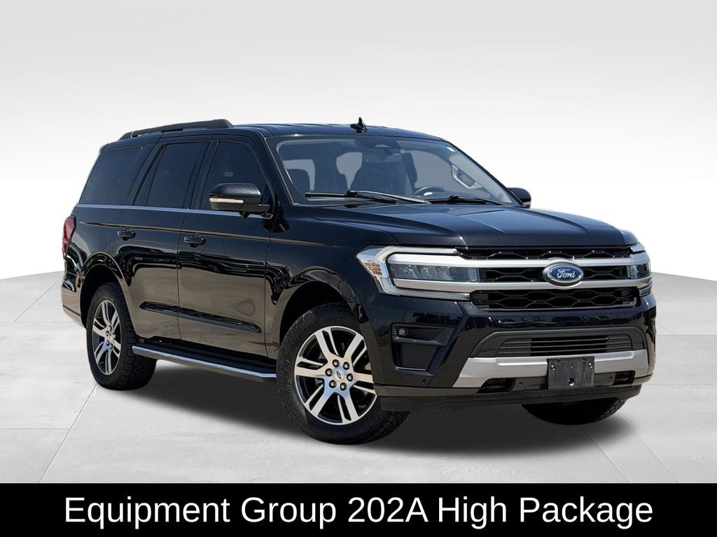 Used 2022 Ford Expedition XLT AWD/4WD image 2