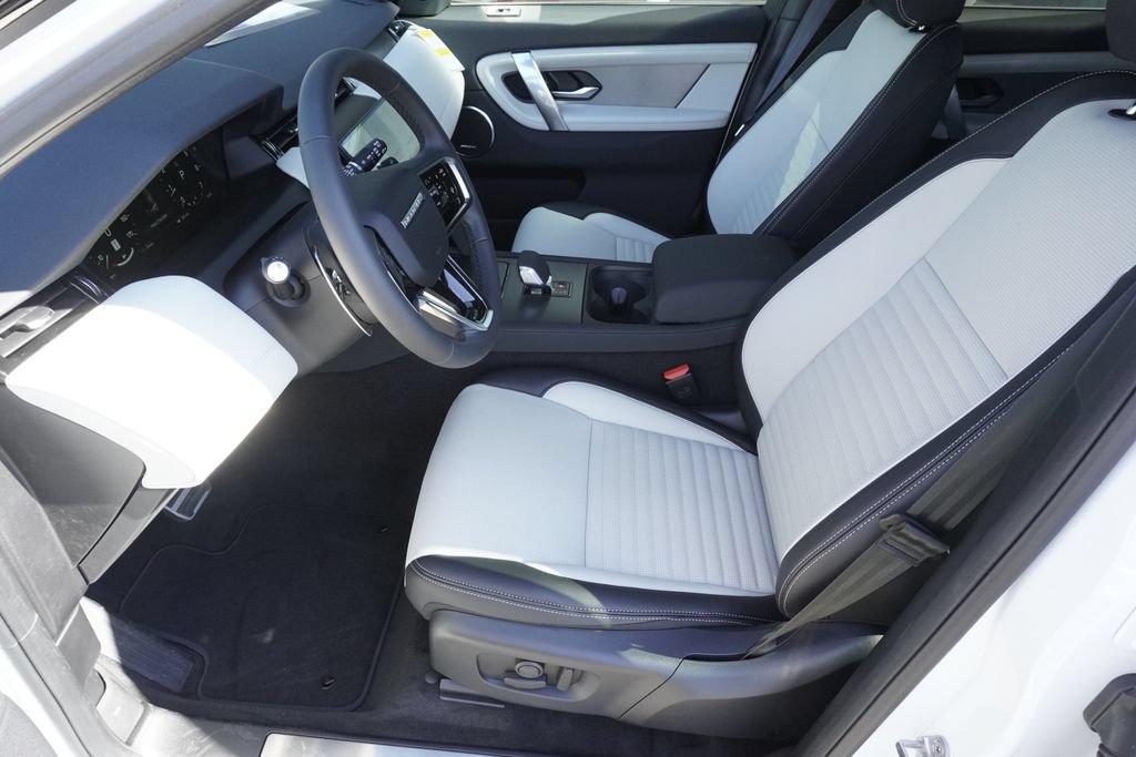 New 2026 Land Rover Discovery Sport Landmark AWD/4WD image 19