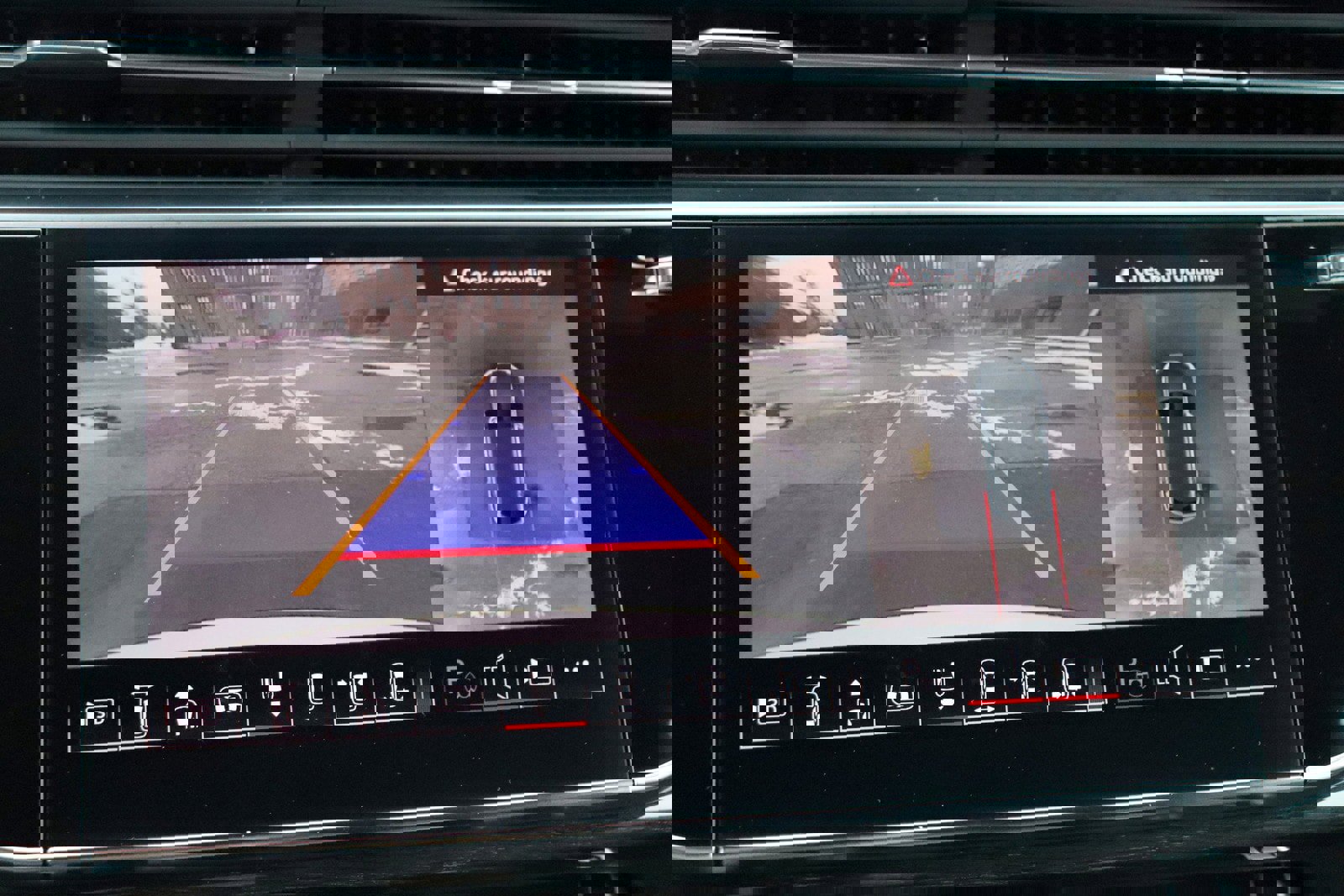 Used 2025 Audi Q8 Prestige w/ Prestige Package image 34