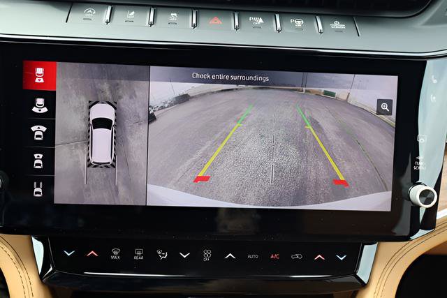 New 2026 Jeep Grand Cherokee Summit image 24